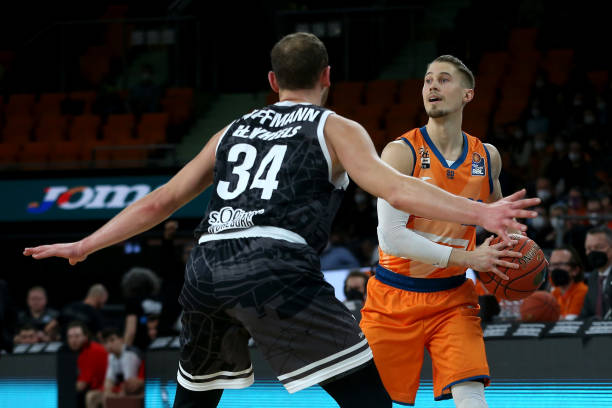 端展现出积 端展现出积