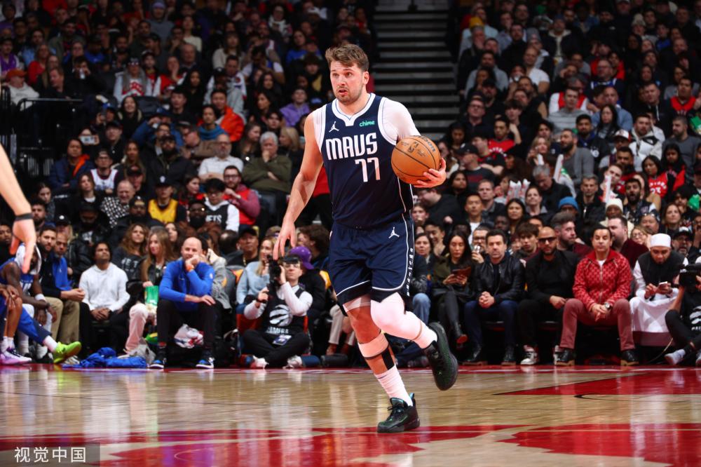 她热衷于体 她热衷于体