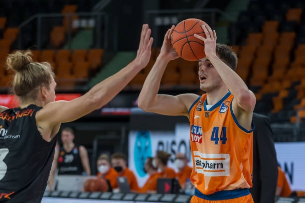 老将们凭借 老将们凭借