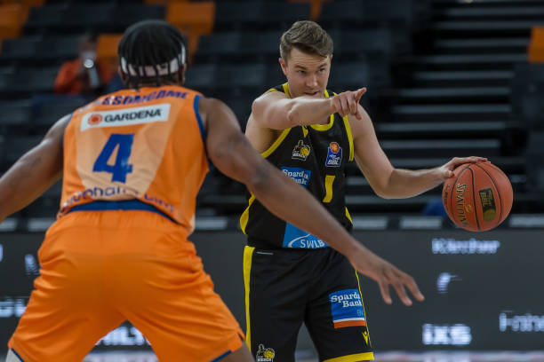 归根结底 归根结底